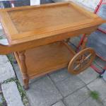 Servírovací stolek                      
