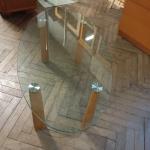 Skleněný oválný stolek                  