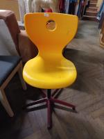 Otočná židle žlutá                      