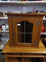 Rohová závěsná skříňka                  