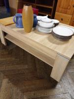 Konferenční stolek na kolečkách         