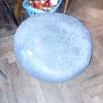 Taburet šedý chlupatý                   