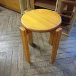 Stolička z masivu                       